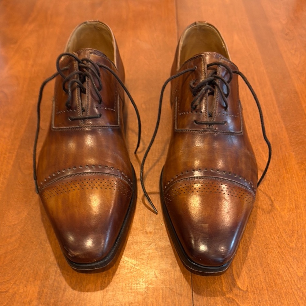 Magnanni Brown Leather Oxford Shoes with Cap Toe